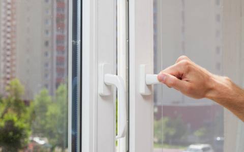 Vai ir noderīgi gulēt ar atvērtu logu?